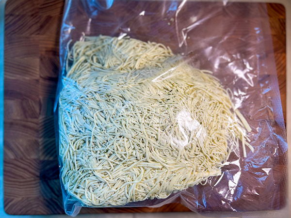 Сырный продукт ФЕРМЕРСКИЙ паутинка  укроп/чеснок в Элисте